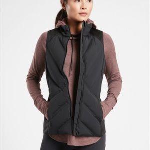 NWT Athleta Inlet Vest - Small Black